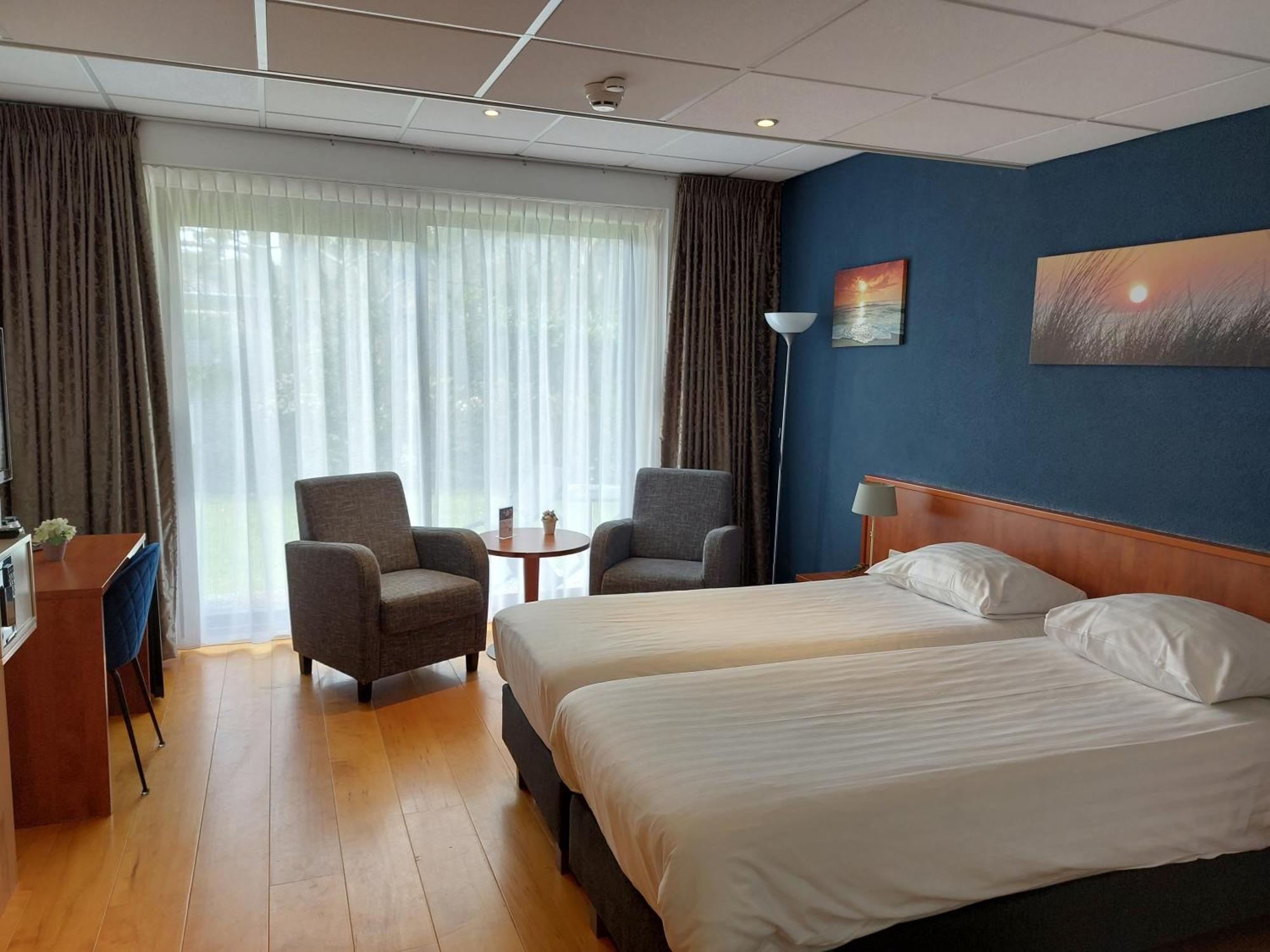 Hotel De Dennen Egmond aan Zee Ruang foto