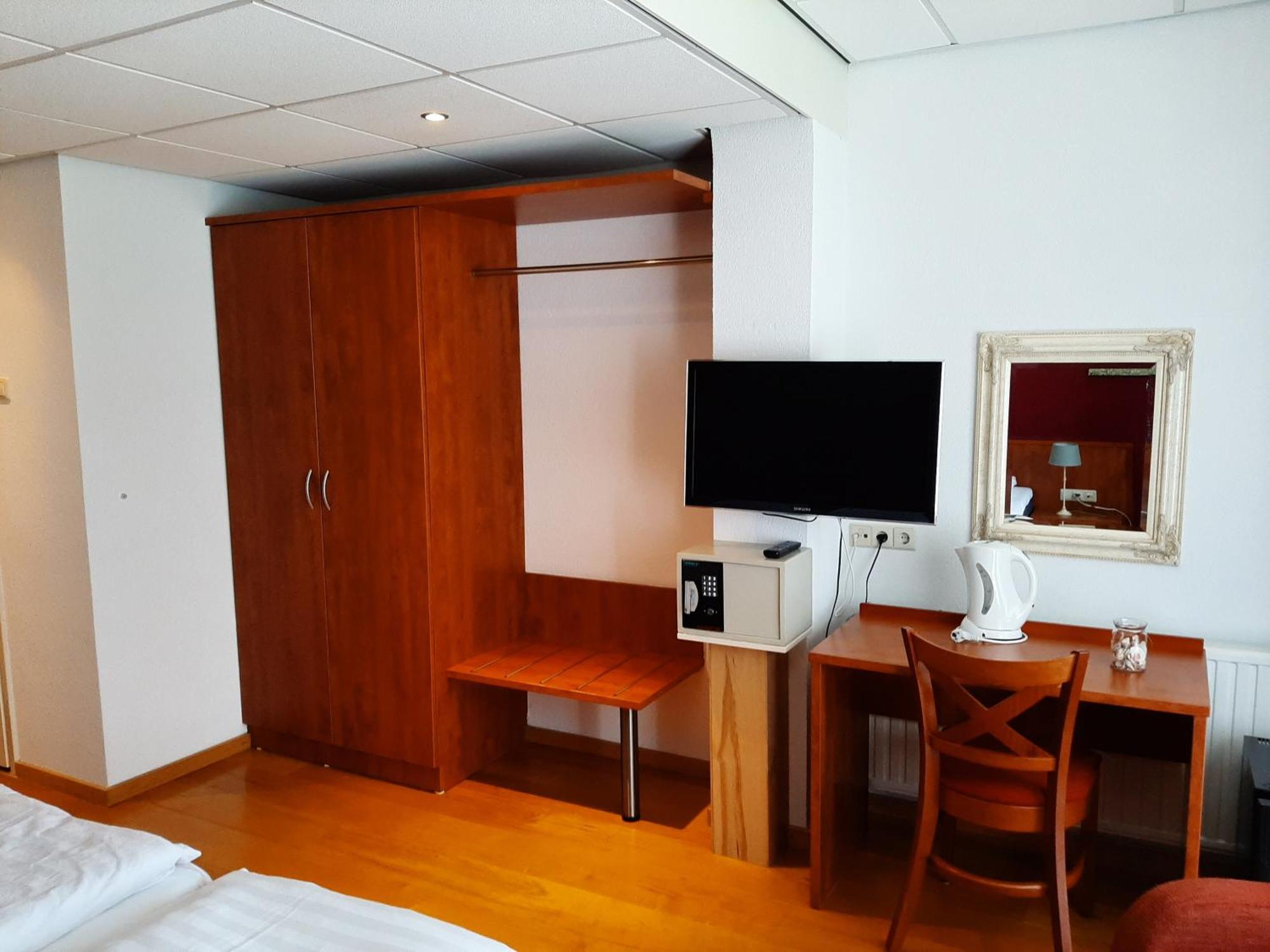 Hotel De Dennen Egmond aan Zee Ruang foto